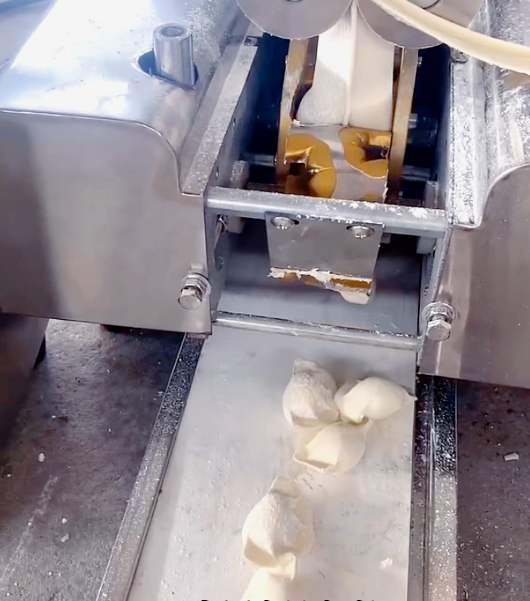 包子餃子一體機(jī)做出來的餃子