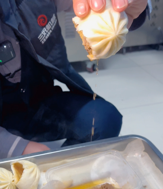 包子鋪想靠速凍生坯包子逆襲，用包子機學(xué)技術(shù)收費嗎？